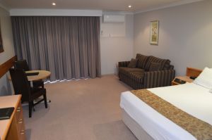 Hilltops Retreat Motor Inn - New South Wales Tourism 