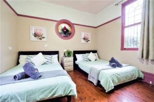 Quiet Quadruple Private Room In Strathfield 3min to Train Station sleeps 4b - New South Wales Tourism 